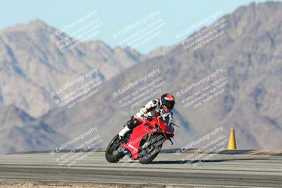 media/Dec-01-2025-Moto Forza (Mon) [[2daa91e15f]]/3-Beginner Group/Session 4 Turn 9/